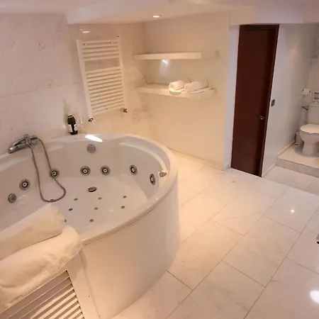 Villa Charma With Private Pool And Air Conditioning Close To Sitges In Peaceful Location *