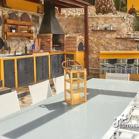 Charma With Private Pool And Air Conditioning Close To Sitges In Peaceful Location *