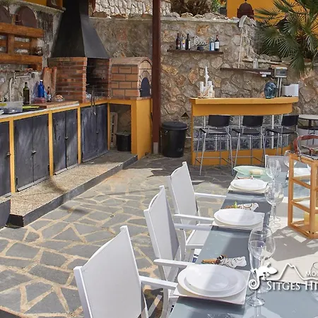 Charma With Private Pool And Air Conditioning Close To Sitges In Peaceful Location